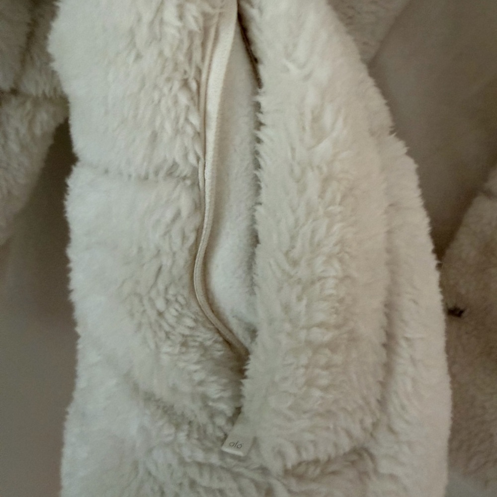 ALO Yoga Cream Teddy Jacket - Picture 4 of 7